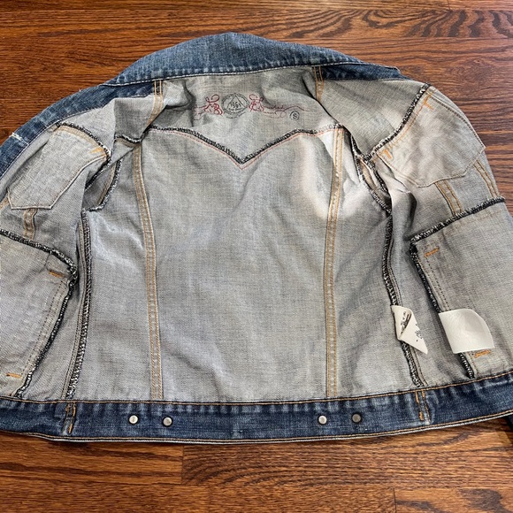 Jean jacket - Picture 2 of 7